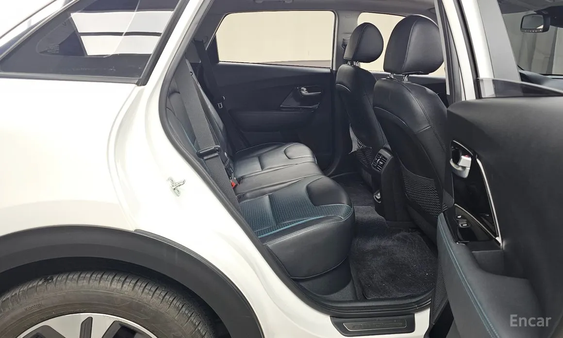 Фото 12 - Kia Niro