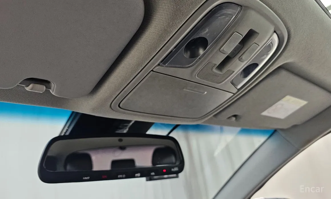 Фото 17 - Kia Niro