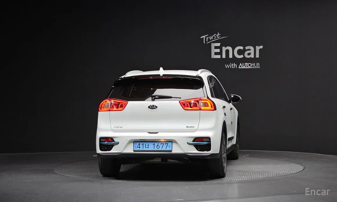 Фото 4 - Kia Niro