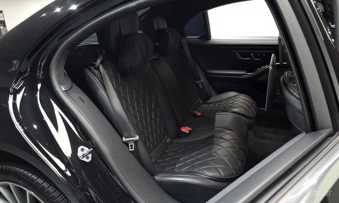 Photo 11 - Mercedes-Benz S-Class