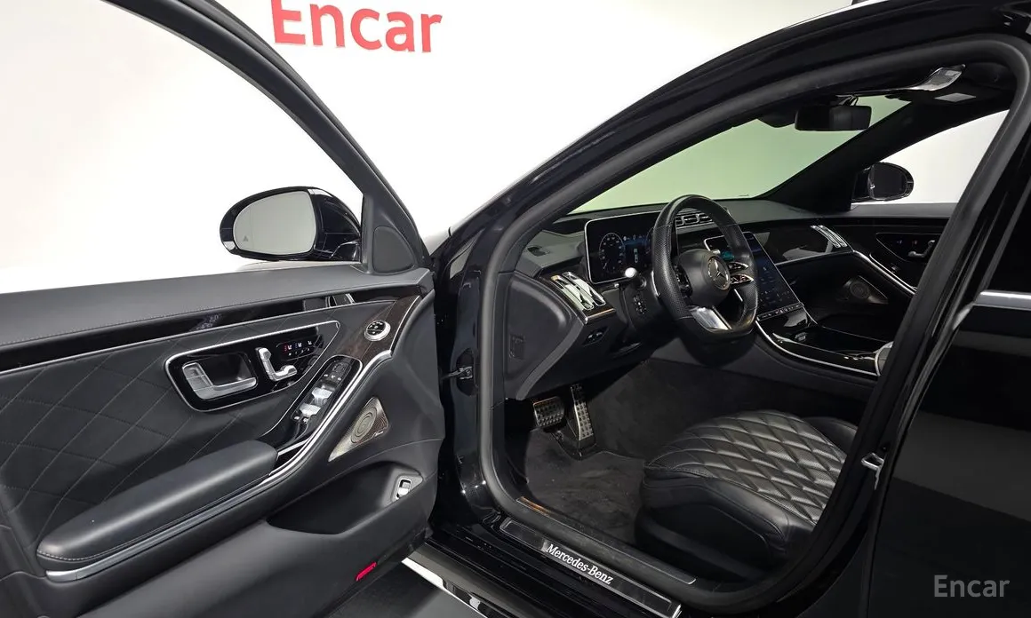 Photo 12 - Mercedes-Benz S-Class