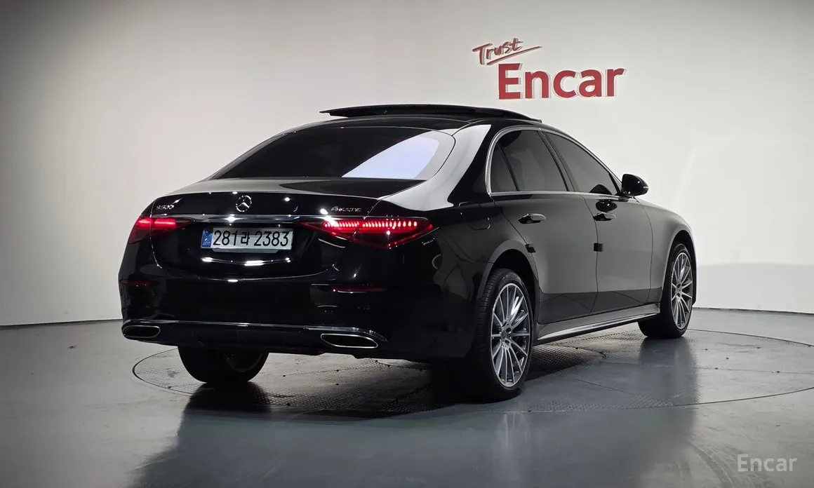 Photo 2 - Mercedes-Benz S-Class