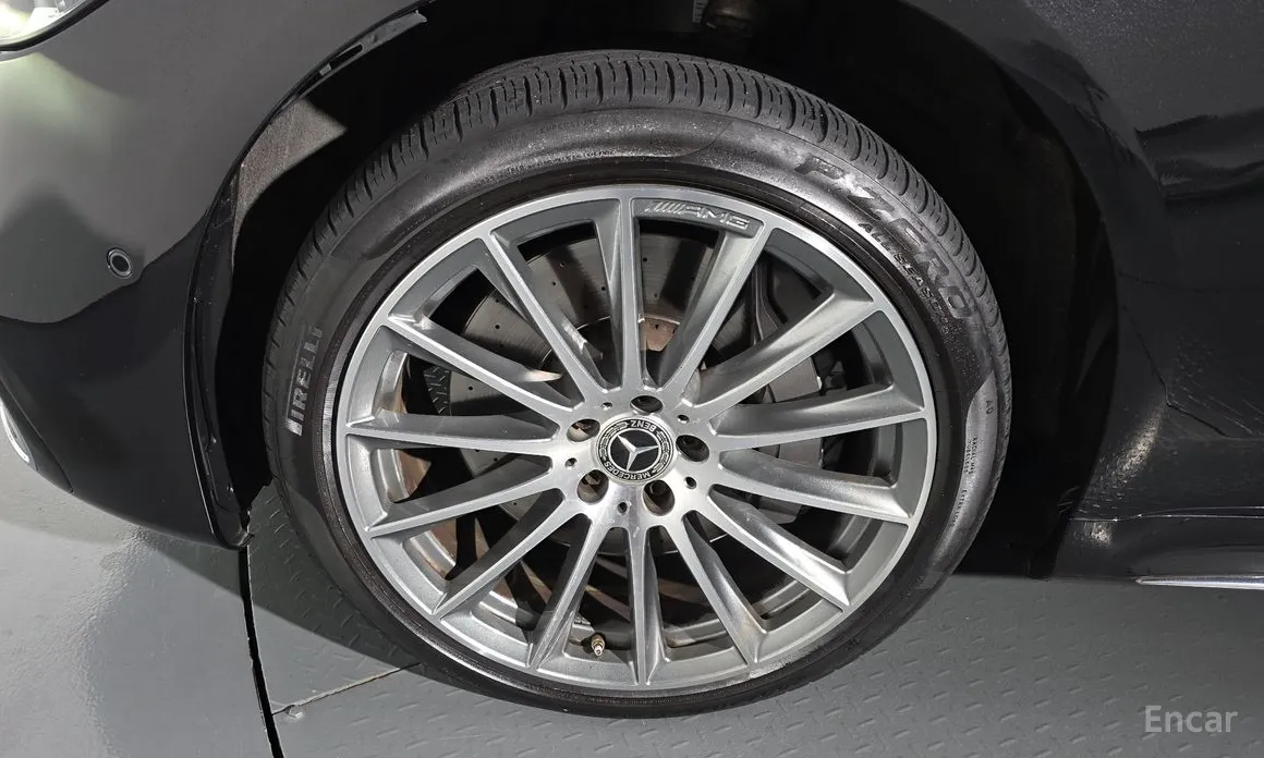 Photo 5 - Mercedes-Benz S-Class