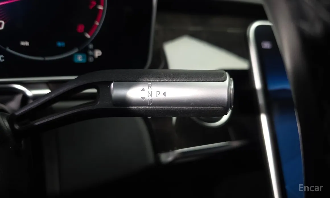 Photo 9 - Mercedes-Benz S-Class