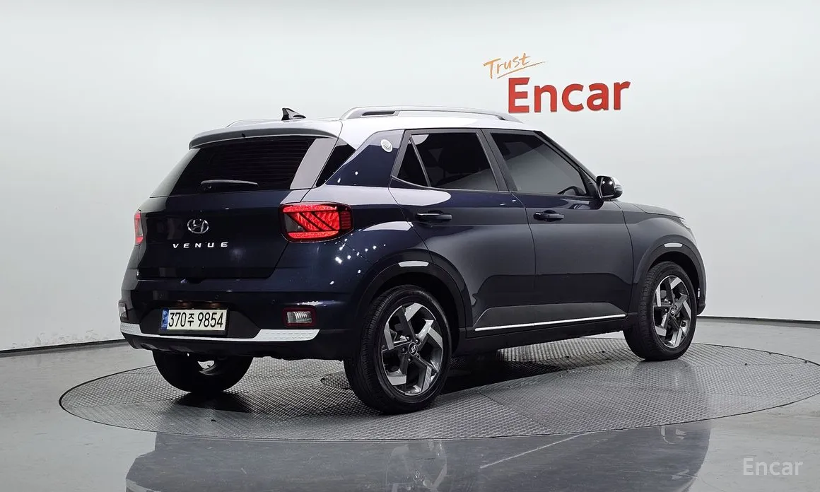 Фото 2 - Hyundai Venue