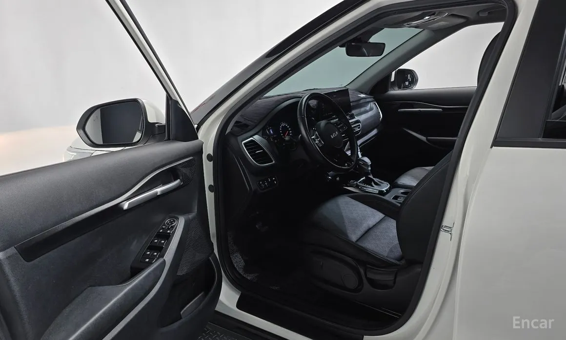 Фото 10 - Kia Seltos