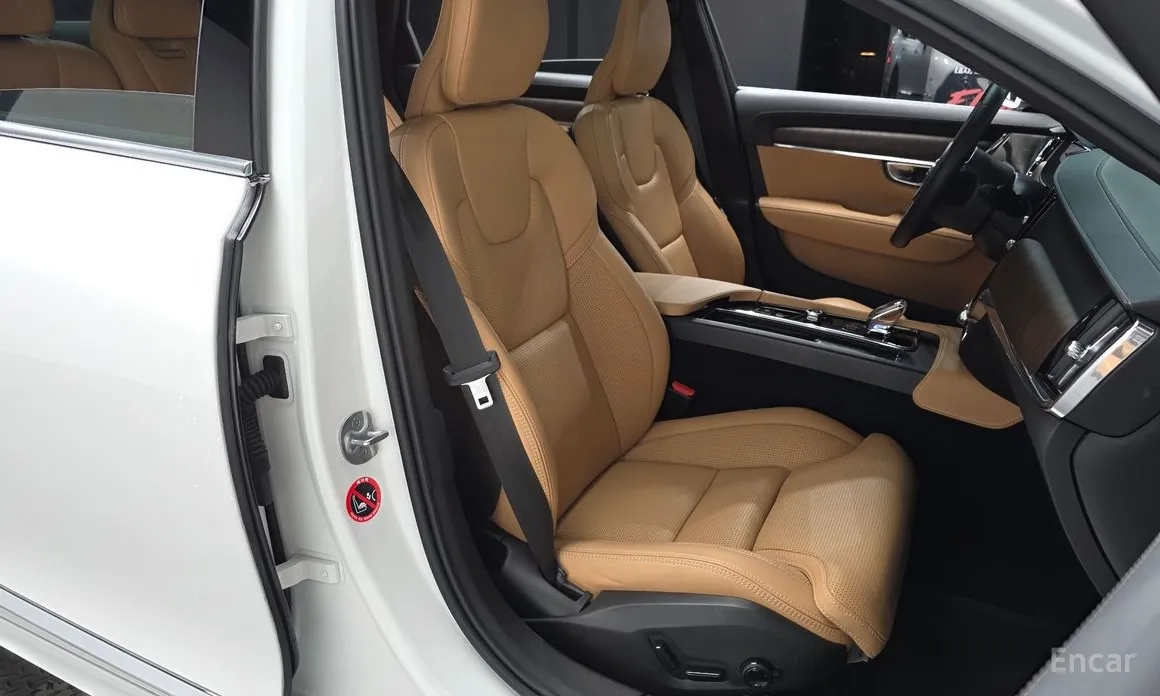 Фото 10 - Volvo S90