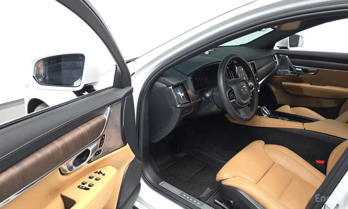 Фото 11 - Volvo S90