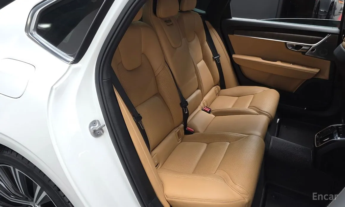 Фото 12 - Volvo S90