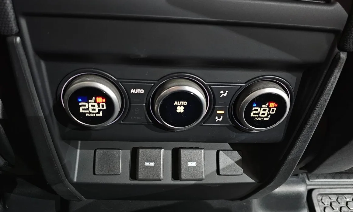 Фото 18 - Land Rover Defender