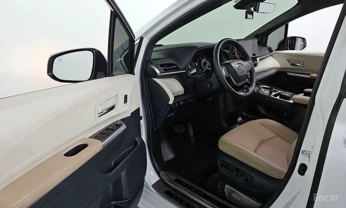 Фото 11 - Toyota Sienna