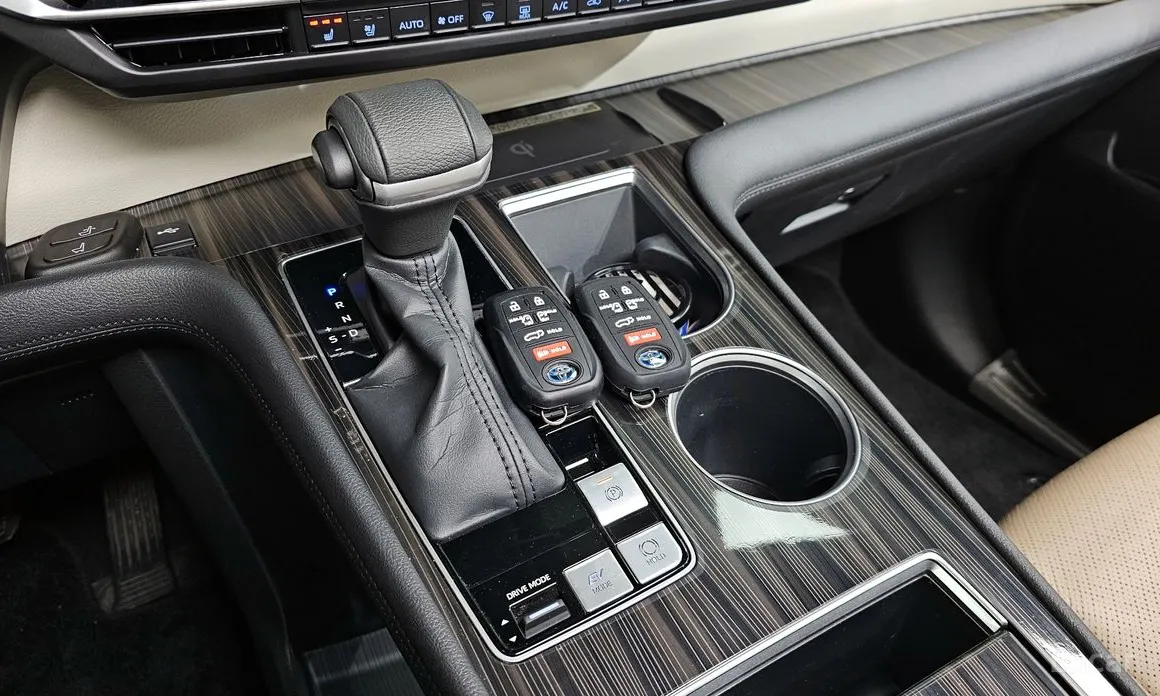 Фото 9 - Toyota Sienna