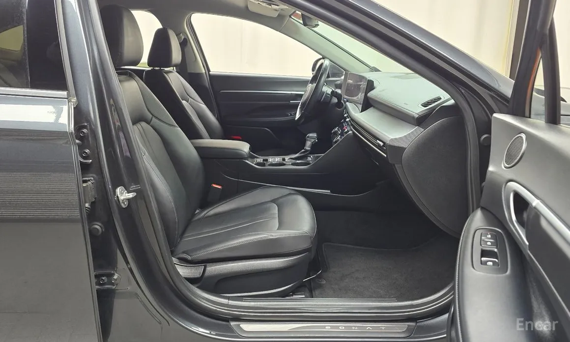 Photo 10 - Hyundai Sonata