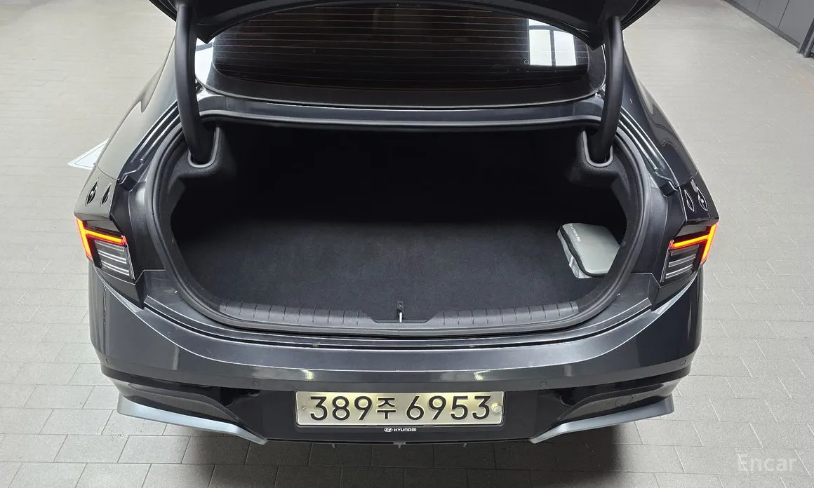 Photo 20 - Hyundai Sonata