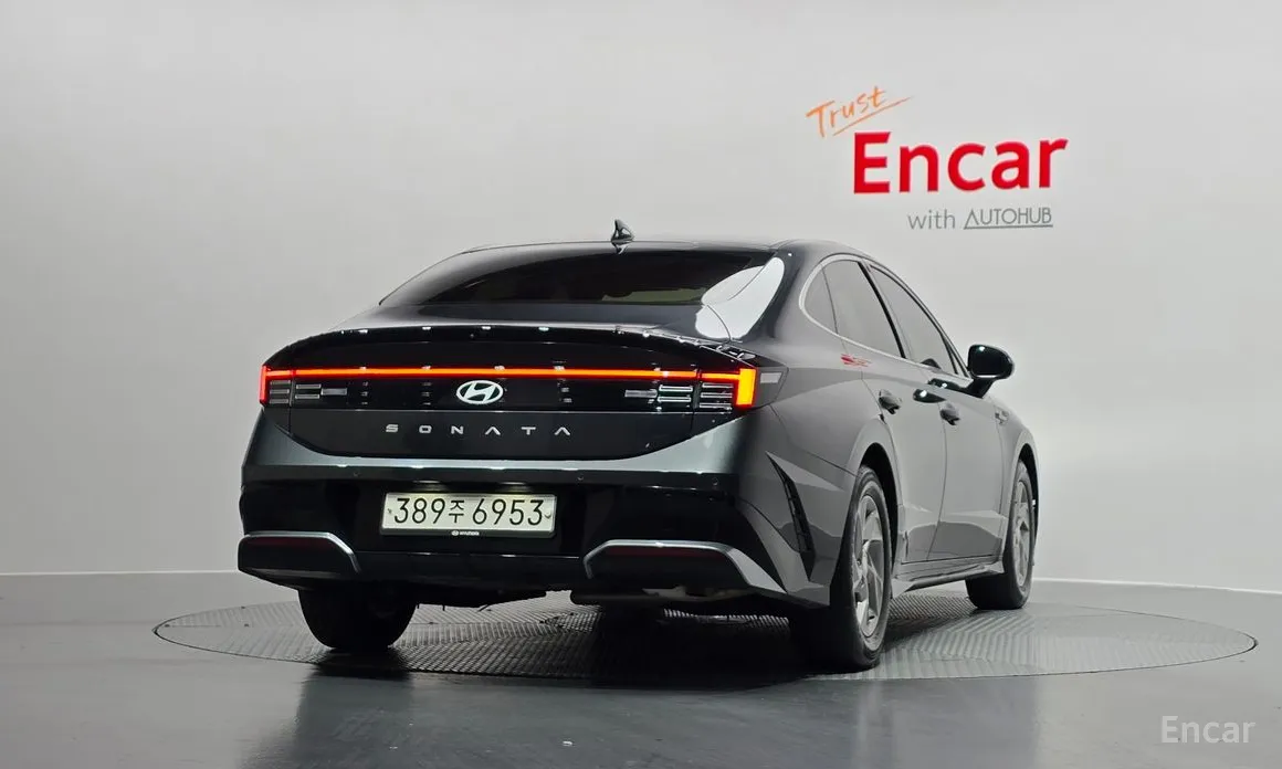 Photo 4 - Hyundai Sonata