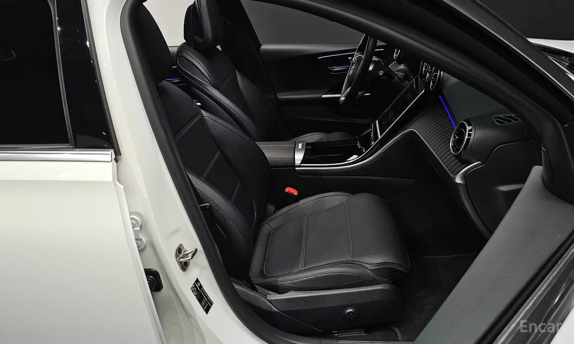 Фото 10 - Mercedes-Benz C-Class