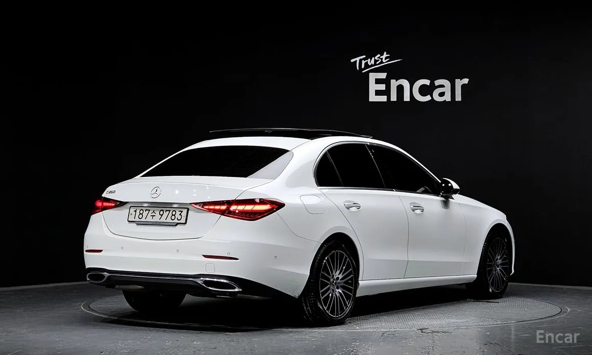 Фото 2 - Mercedes-Benz C-Class