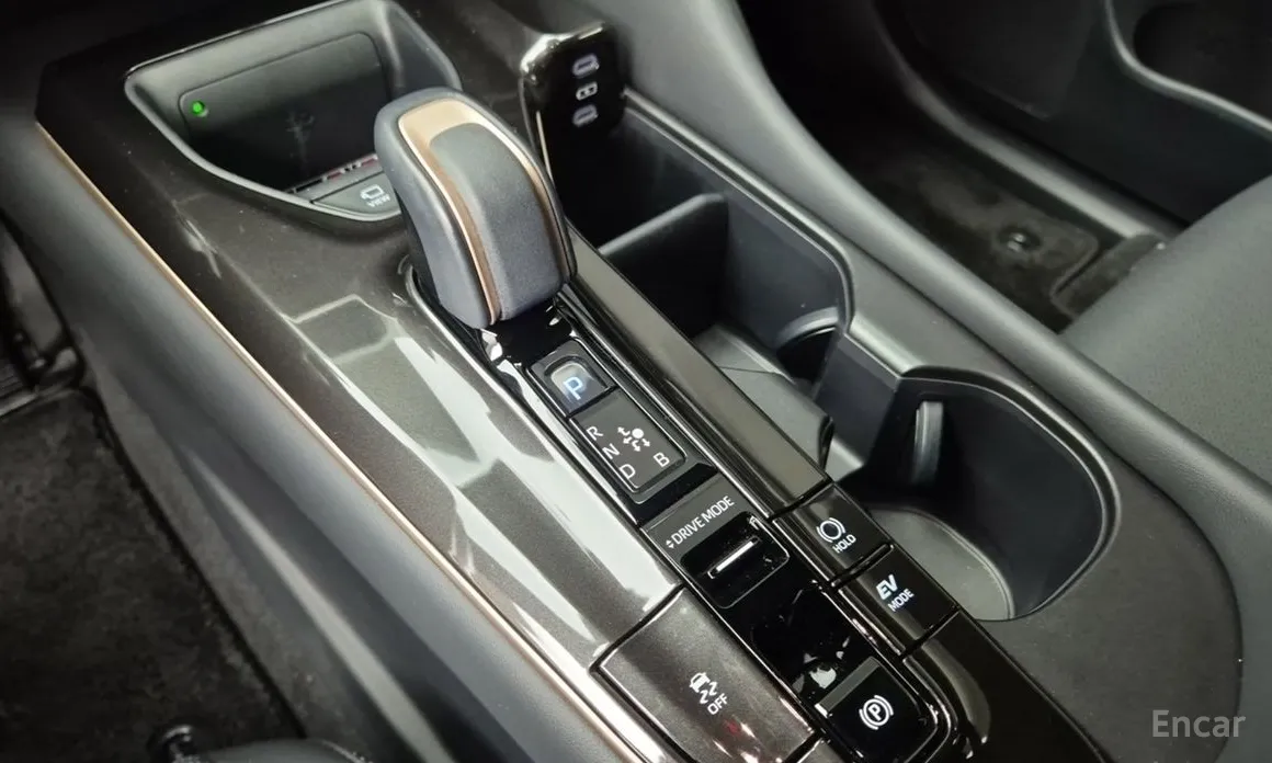 Фото 7 - Toyota Crown