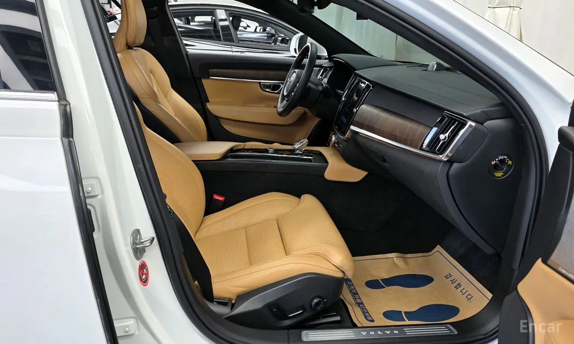 Фото 11 - Volvo S90