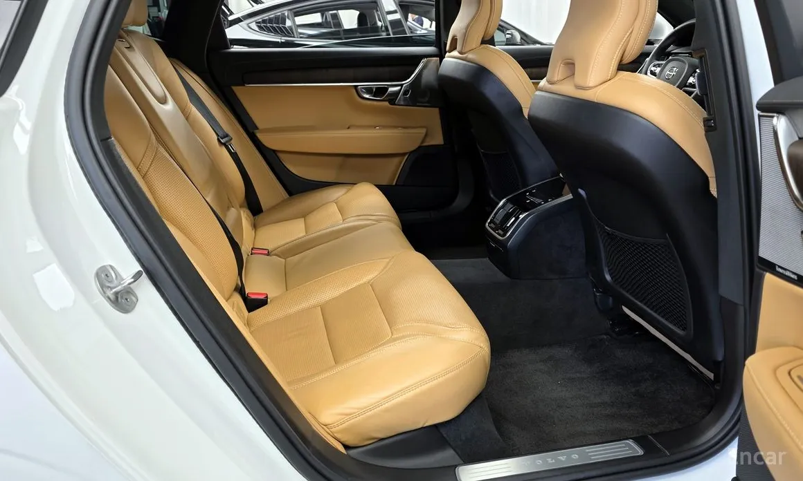 Фото 12 - Volvo S90