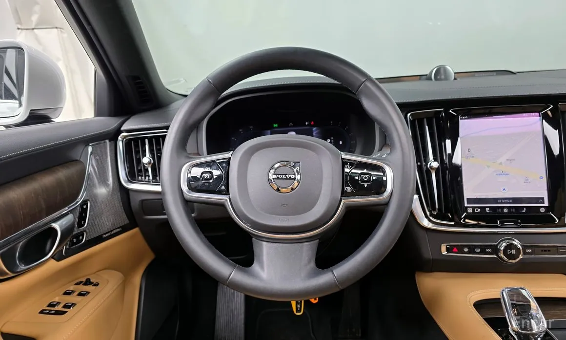 Фото 13 - Volvo S90