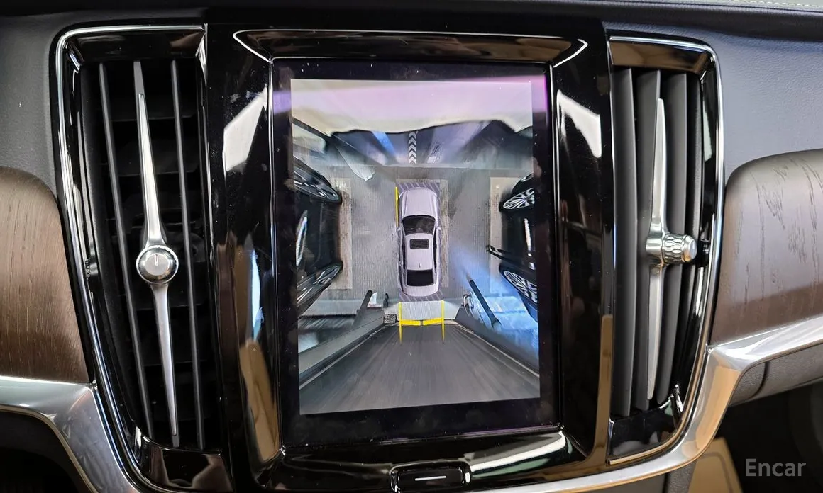 Фото 15 - Volvo S90