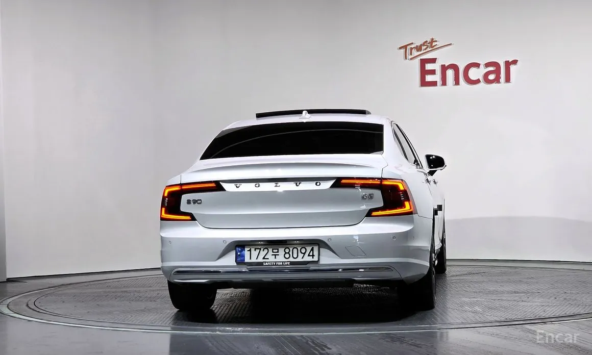 Фото 4 - Volvo S90