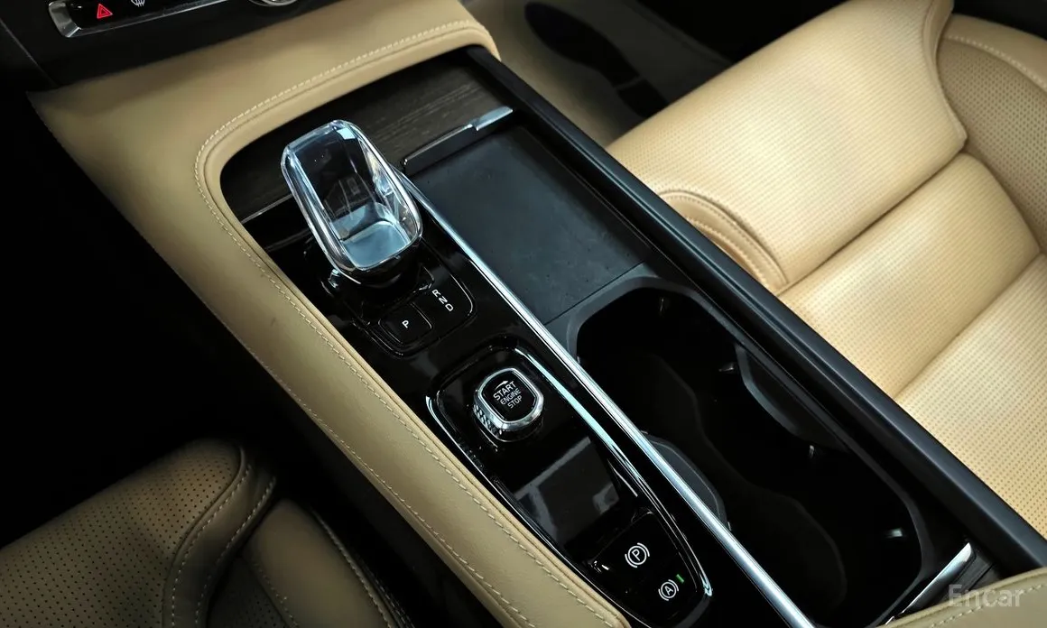 Фото 9 - Volvo S90