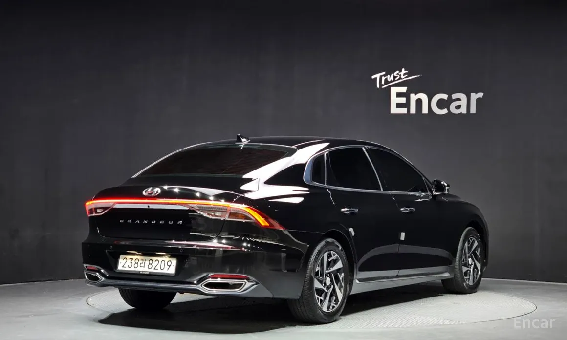 Фото 2 - Hyundai Grandeur