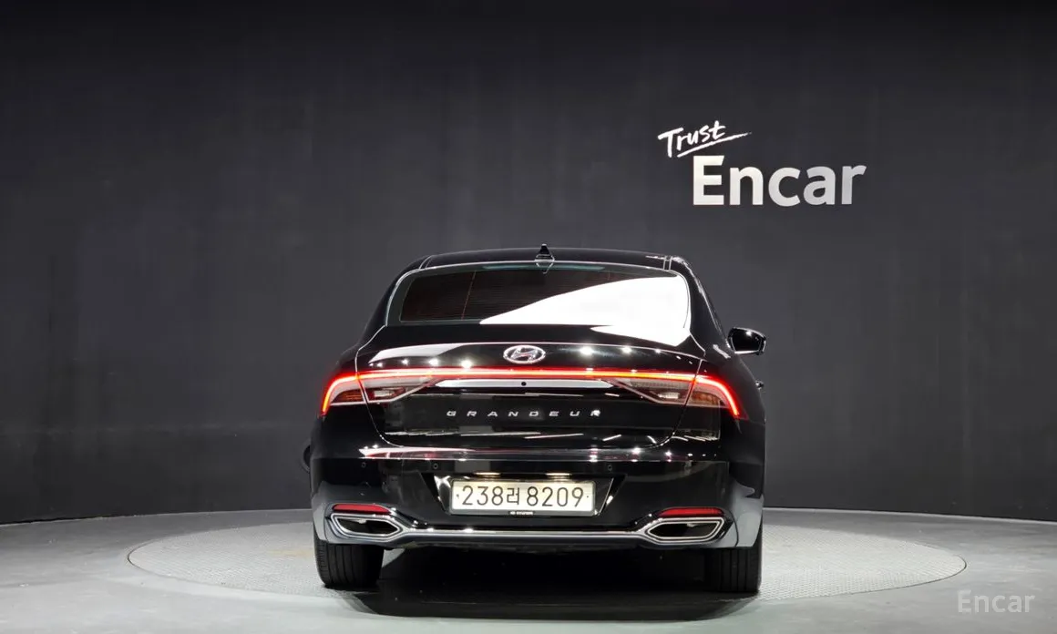 Фото 4 - Hyundai Grandeur