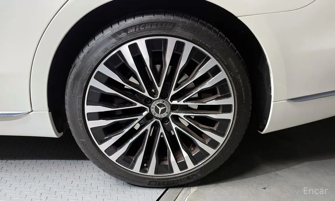 Фото 5 - Mercedes-Benz S-Class