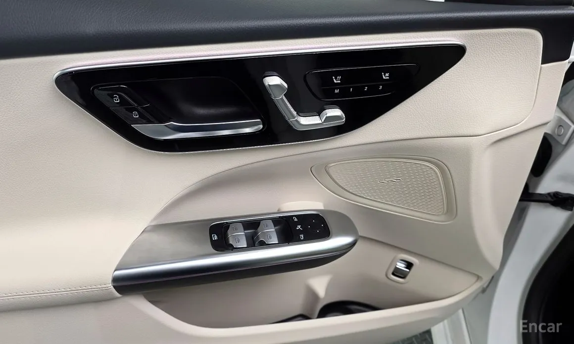 Фото 18 - Mercedes-Benz C-Class