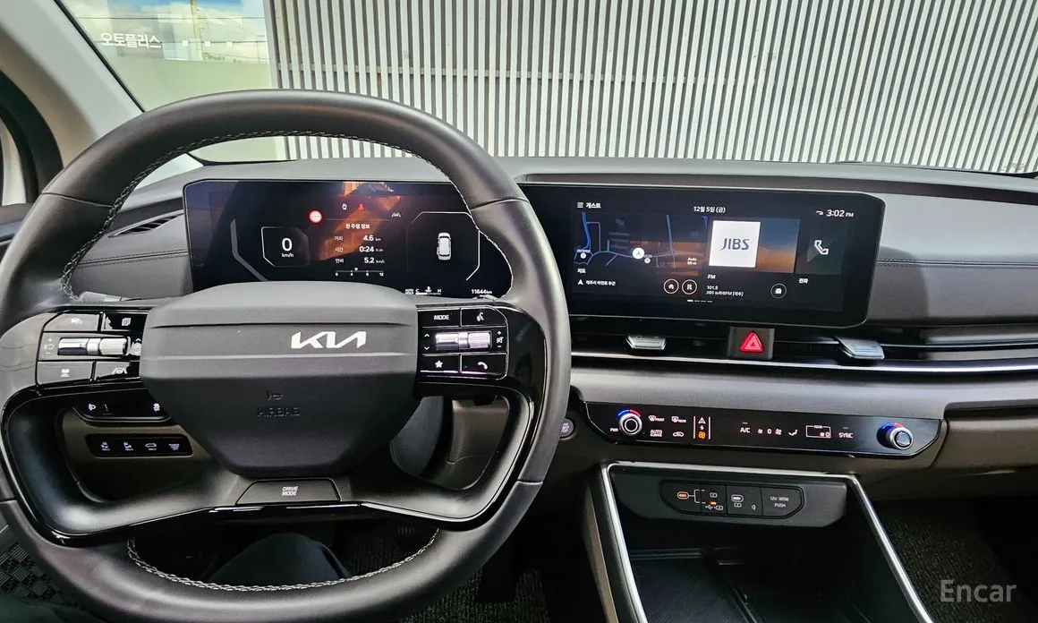 Фото 11 - Kia Carnival