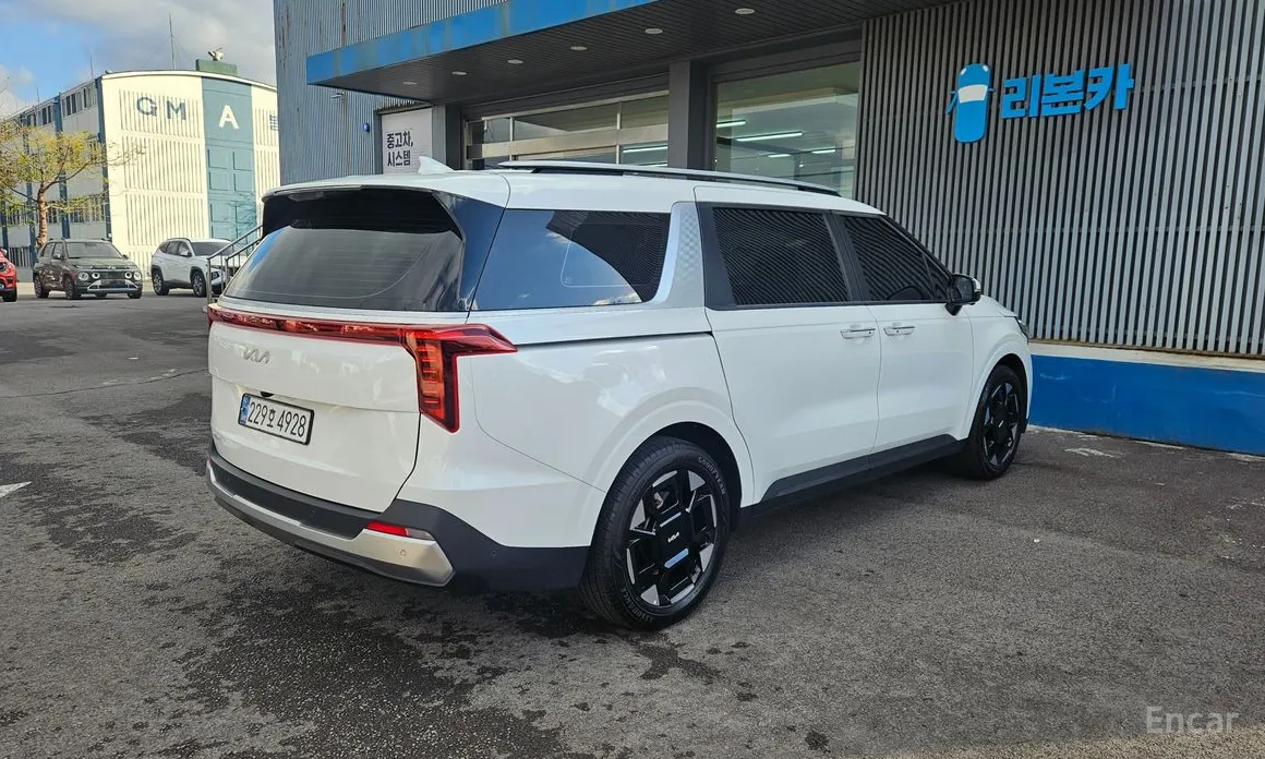 Фото 4 - Kia Carnival