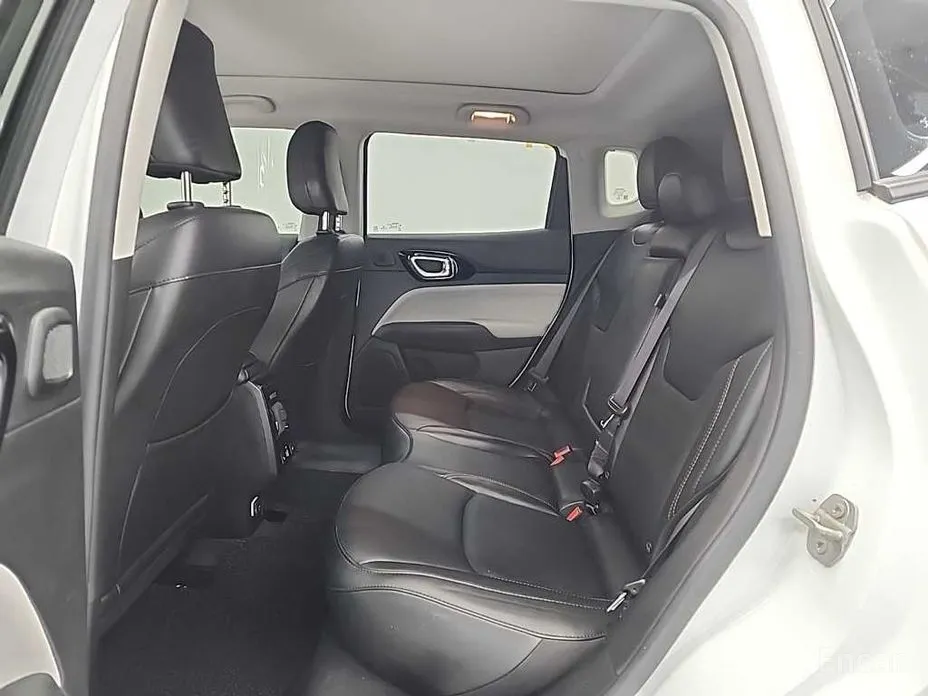 Фото 12 - Jeep Compass