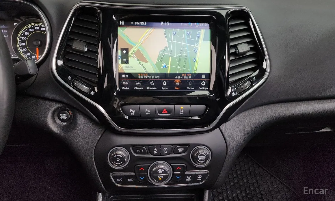 Фото 14 - Jeep Cherokee