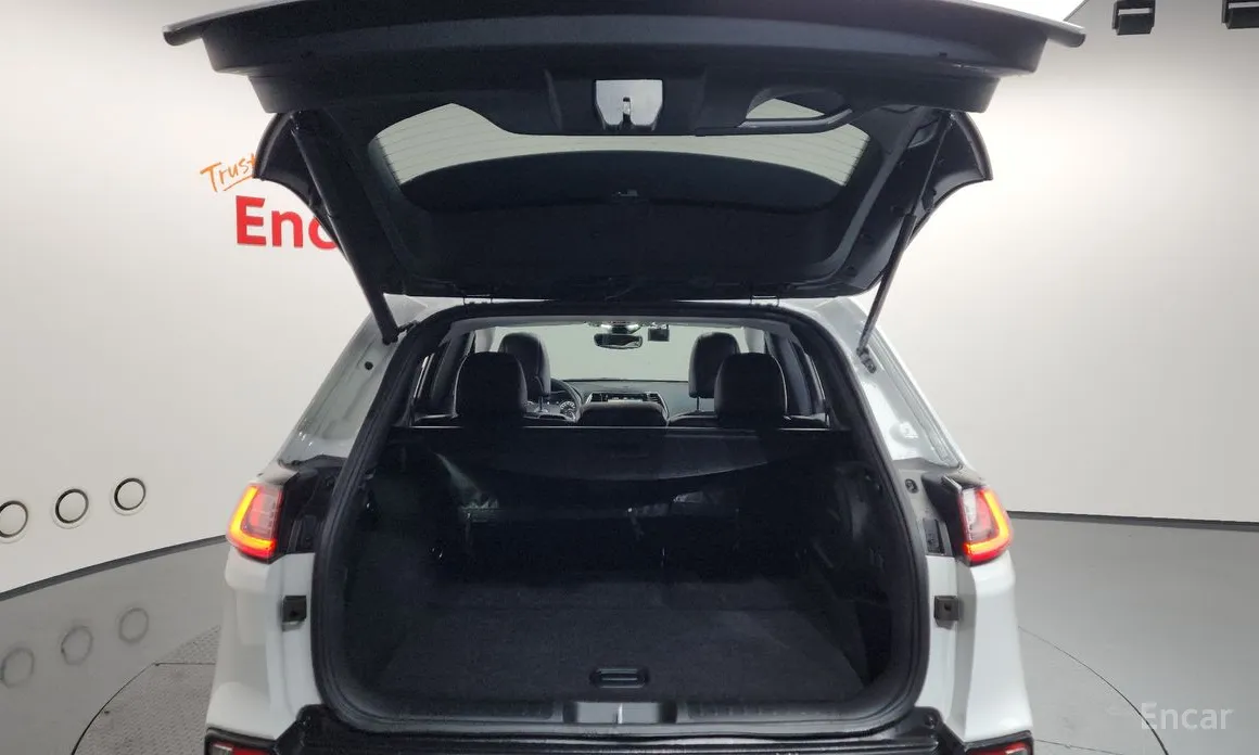 Фото 20 - Jeep Cherokee