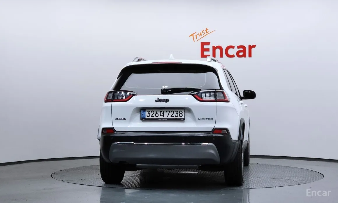 Фото 4 - Jeep Cherokee