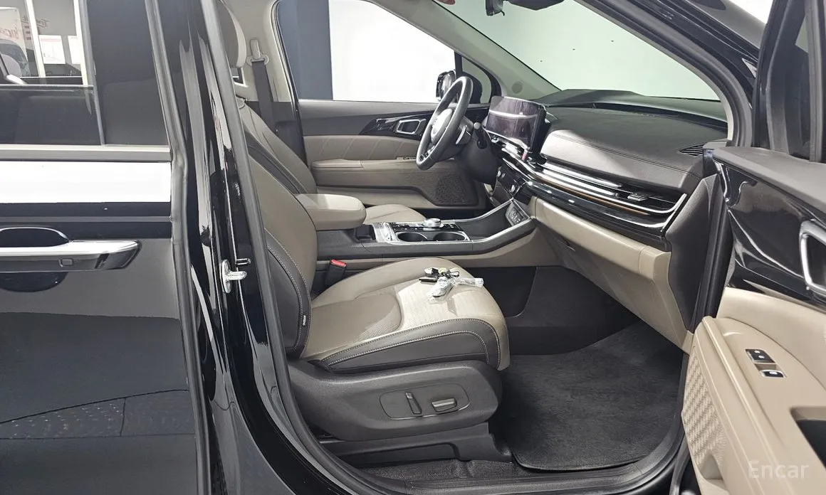 Фото 11 - Kia Carnival