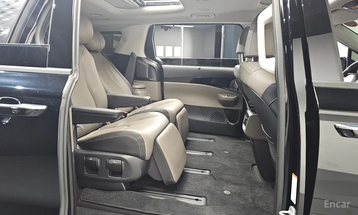 Фото 12 - Kia Carnival