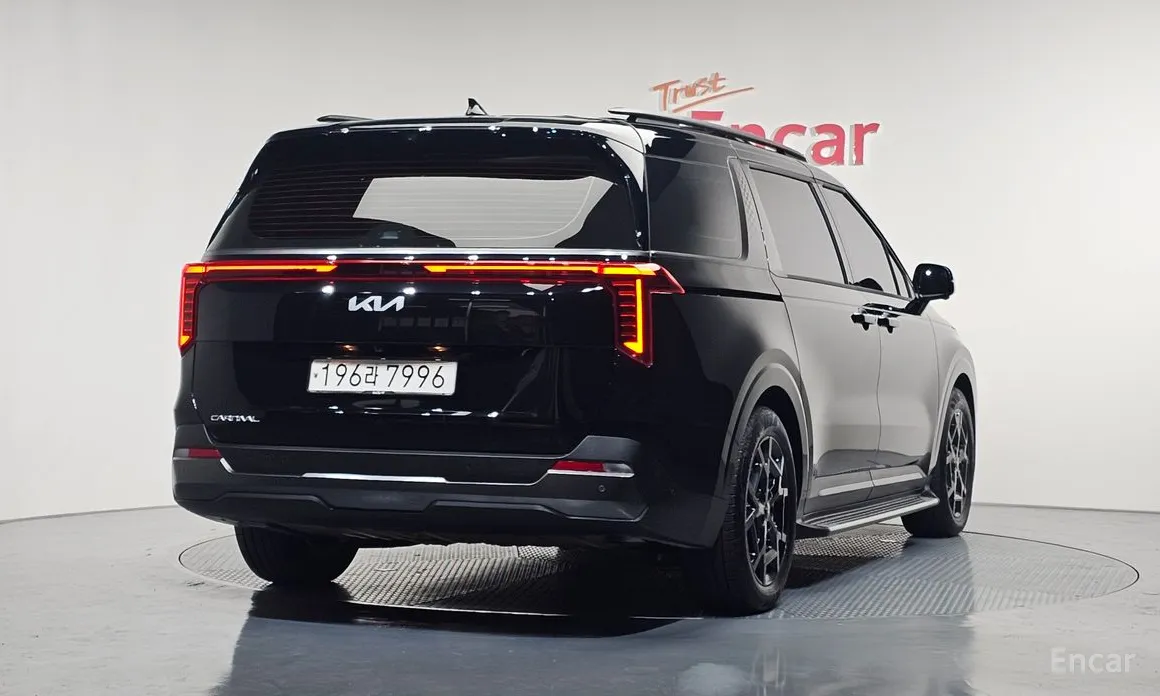 Фото 2 - Kia Carnival