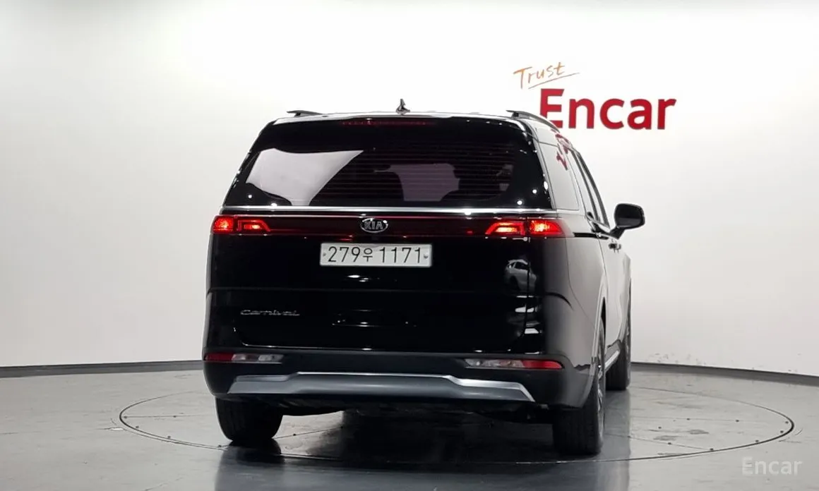 Фото 4 - Kia Carnival
