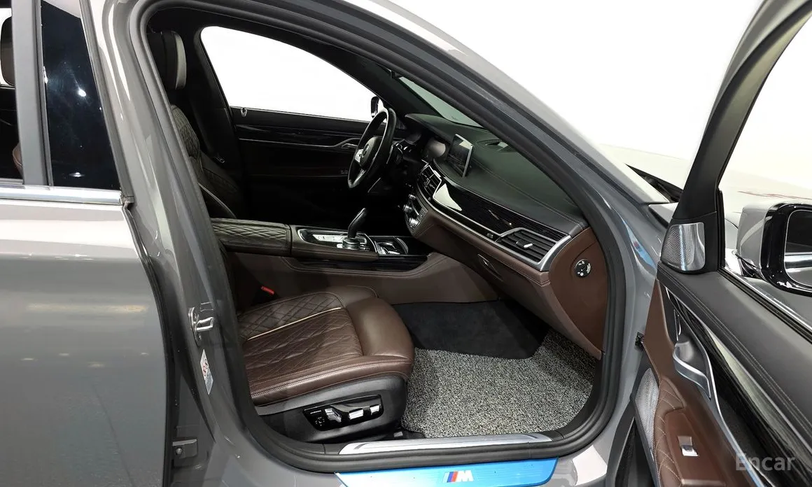 Фото 11 - BMW 7 Series