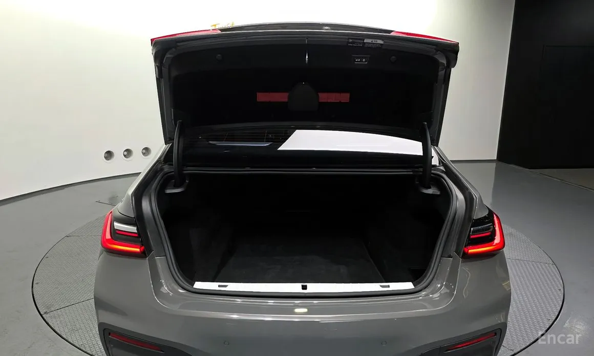 Фото 20 - BMW 7 Series