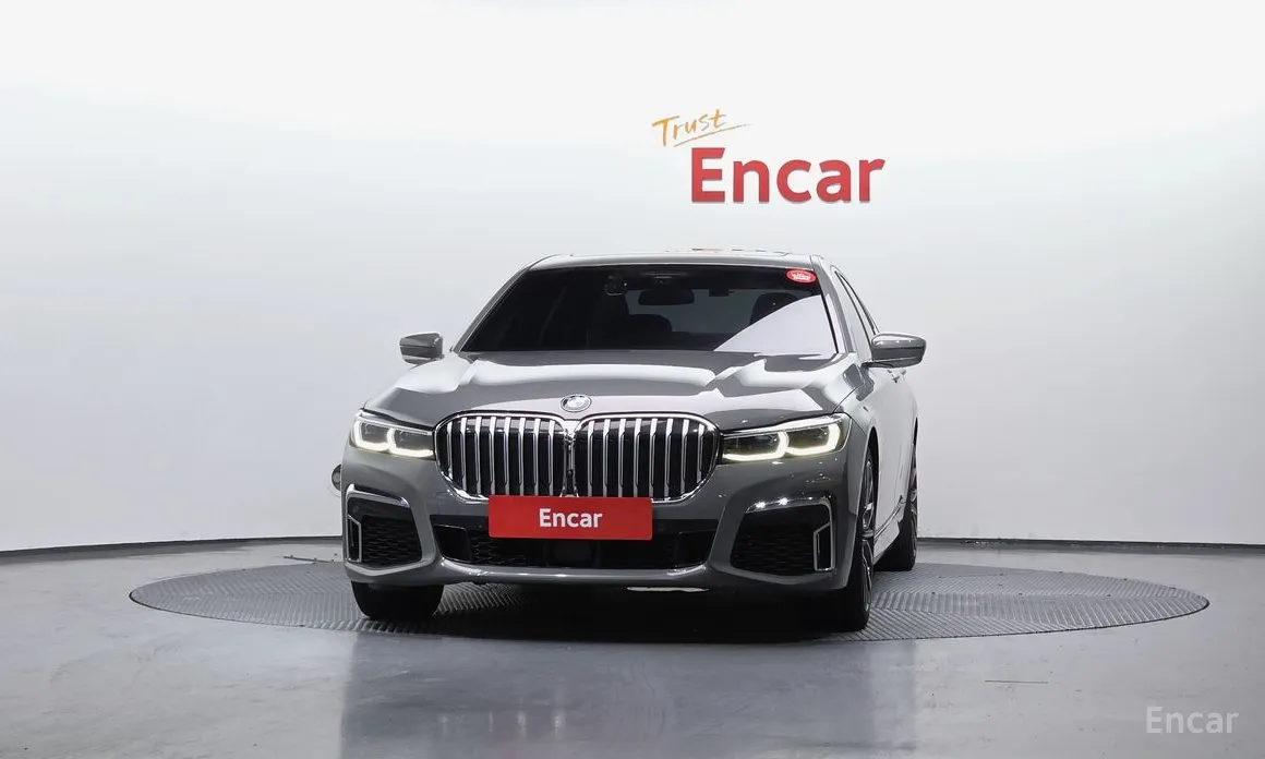 Фото 3 - BMW 7 Series