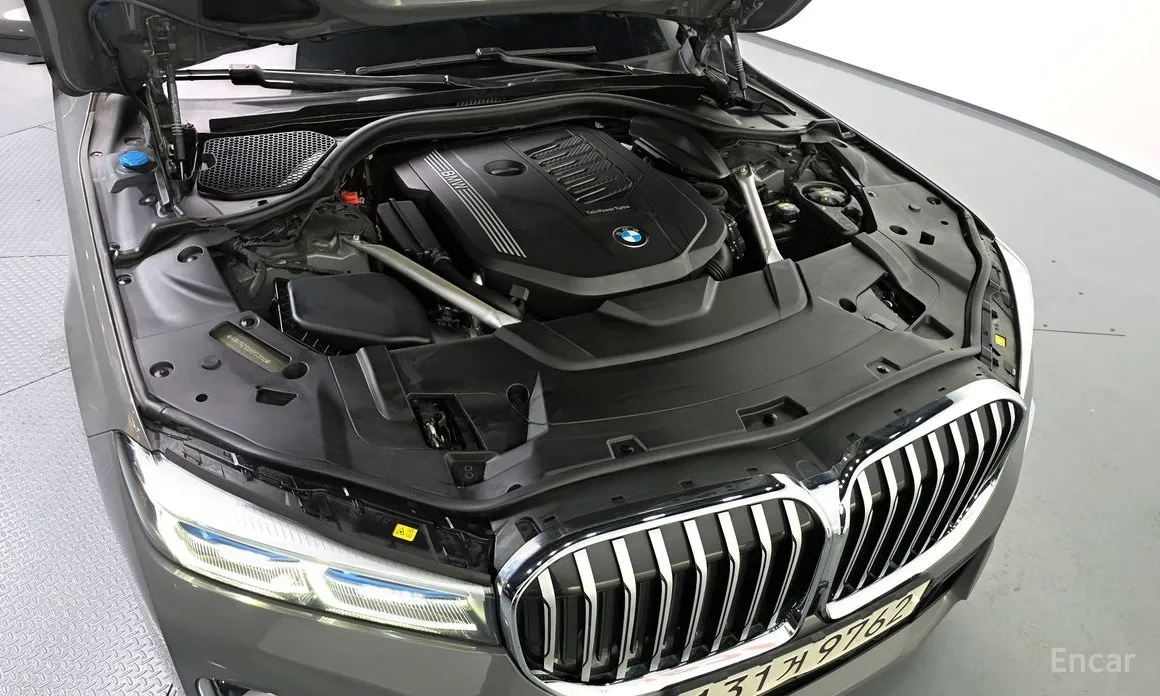 Фото 6 - BMW 7 Series