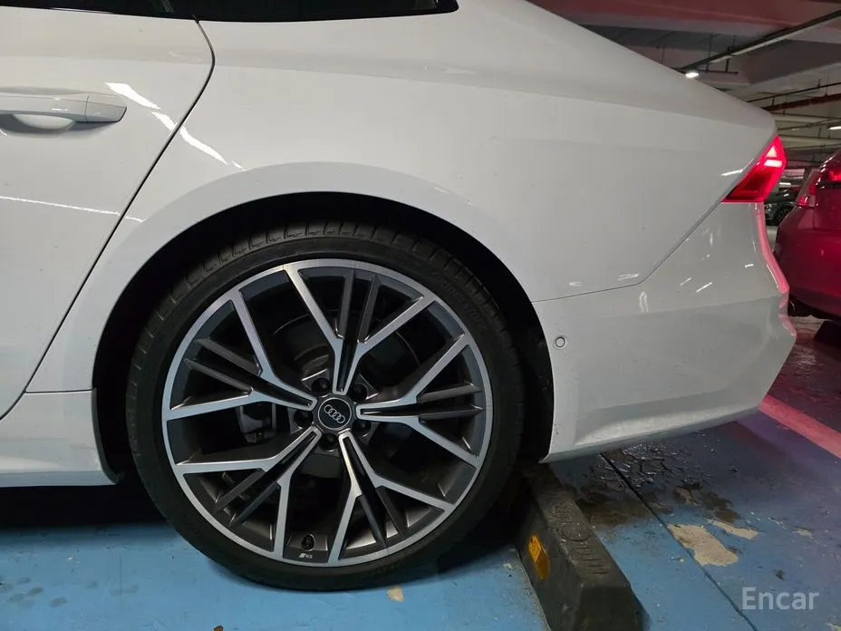 Фото 11 - Audi A7