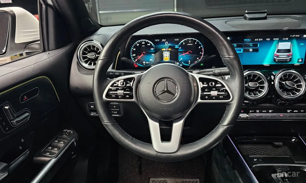 Фото 13 - Mercedes-Benz GLB-Class