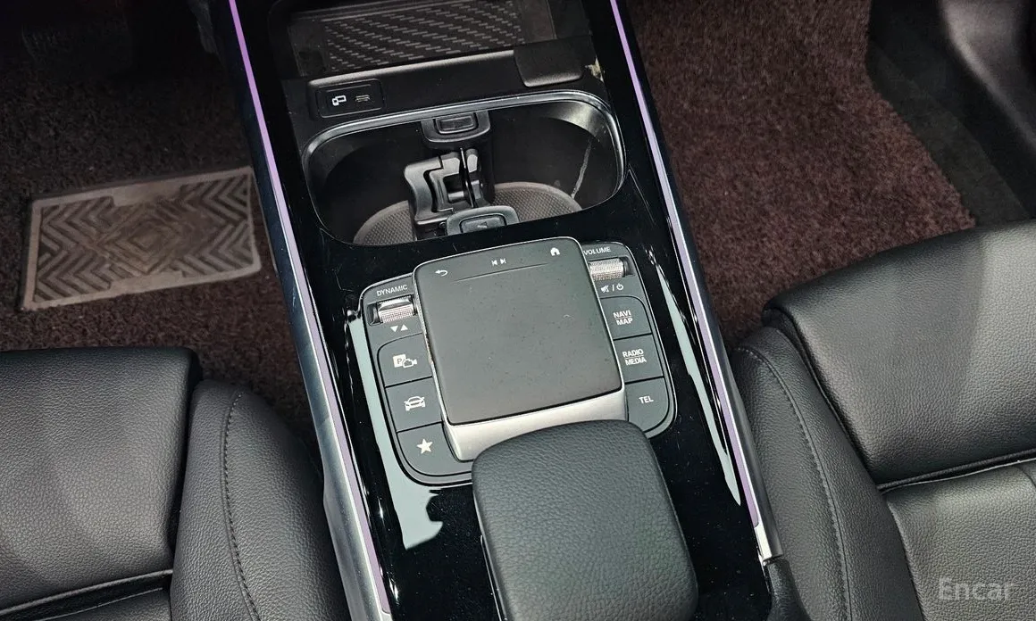 Фото 15 - Mercedes-Benz GLB-Class