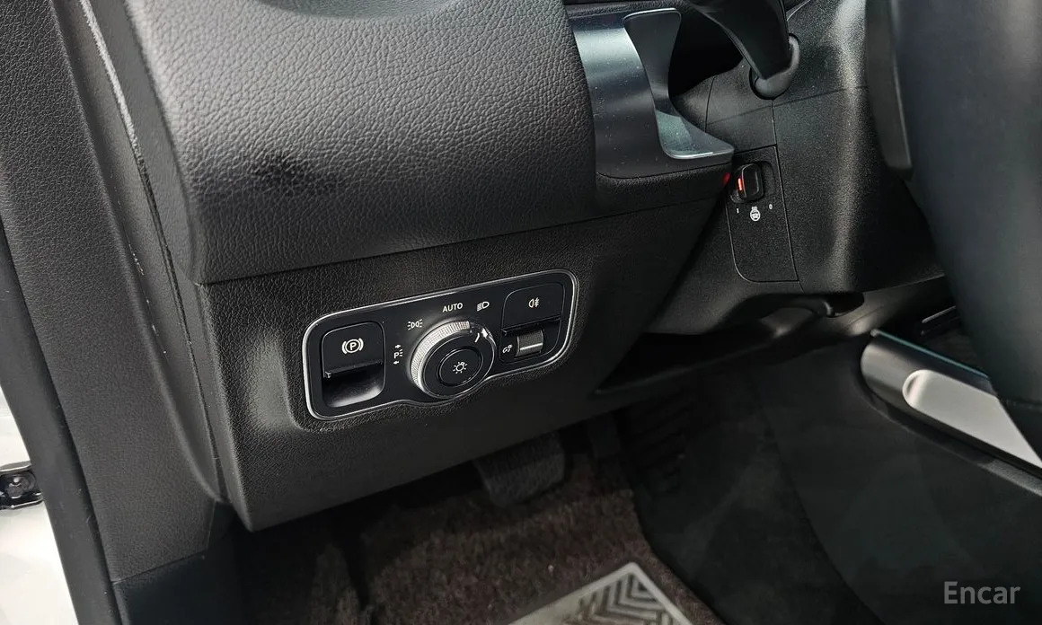 Фото 16 - Mercedes-Benz GLB-Class